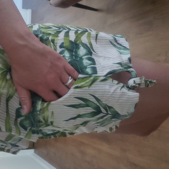 Lounge Set, Size Small - Picture 4 of 14